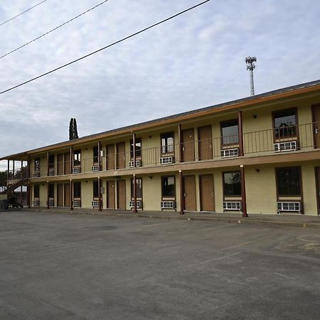 Coachway Inn Luling Екстериор снимка