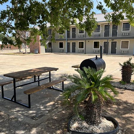 Coachway Inn Luling Екстериор снимка