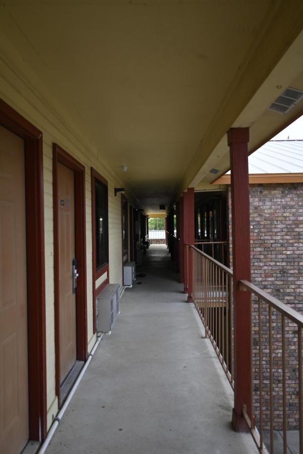 Coachway Inn Luling Екстериор снимка